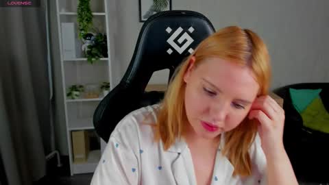 mon1ca_jones online show from February 11, 2026, 9:14 am