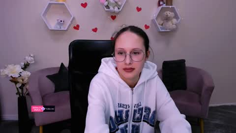 Snapshot of mona_cloud chatting on March 4, 2025, 2:53 pm Mona online show from March 4, 2025, 2:53 pm