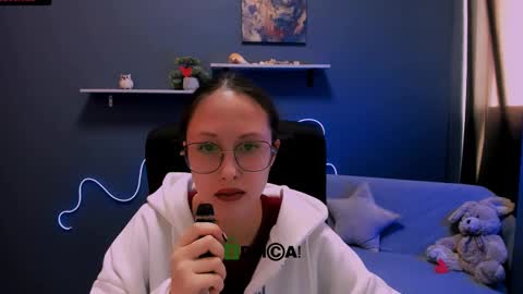 Snapshot of mona_cloud chatting on March 7, 2025, 9:29 am Mona online show from March 7, 2025, 9:29 am