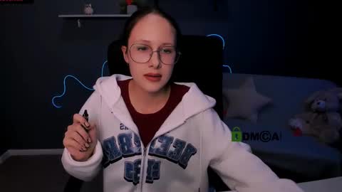 Snapshot of mona_cloud chatting on March 7, 2025, 12:34 pm Mona online show from March 7, 2025, 12:34 pm