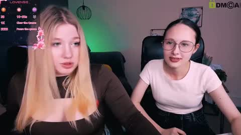 Snapshot of mona_cloud chatting on March 8, 2025, 4:28 pm Mona online show from March 8, 2025, 4:28 pm