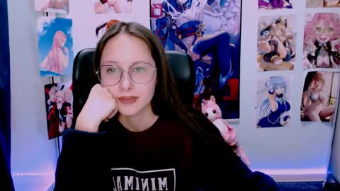 Snapshot of mona_cloud chatting on March 9, 2025, 12:31 pm Mona online show from March 9, 2025, 12:31 pm