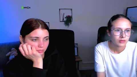 Snapshot of mona_cloud chatting on September 12, 2025, 7:25 pm Mona online show from September 12, 2025, 7:25 pm