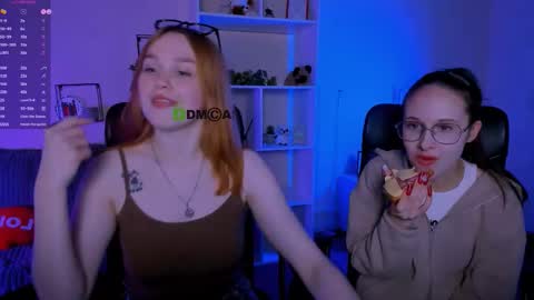 Snapshot of mona_cloud chatting on October 8, 2025, 7:22 pm Mona online show from October 8, 2025, 7:22 pm