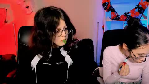 Snapshot of mona_cloud chatting on October 24, 2025, 7:54 pm Mona online show from October 24, 2025, 7:54 pm