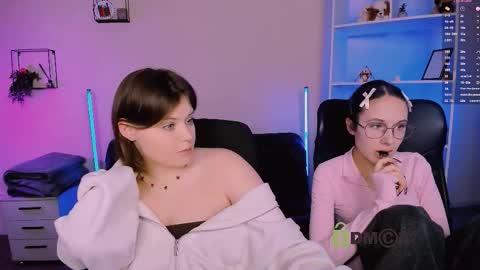 Snapshot of mona_cloud chatting on November 16, 2025, 8:03 pm Mona online show from November 16, 2025, 8:03 pm