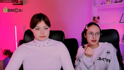 Snapshot of mona_cloud chatting on December 15, 2025, 8:02 pm Mona online show from December 15, 2025, 8:02 pm