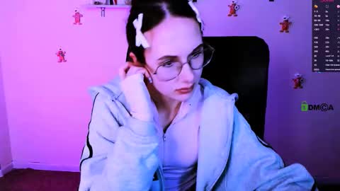 Snapshot of mona_cloud chatting on January 18, 2026, 9:18 pm Mona online show from January 18, 2026, 9:18 pm