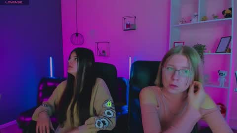 Snapshot of mona_cloud chatting on February 5, 2026, 8:24 pm Mona online show from February 5, 2026, 8:24 pm