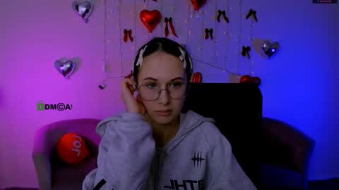 Snapshot of mona_cloud chatting on February 10, 2026, 7:40 pm Mona online show from February 10, 2026, 7:40 pm