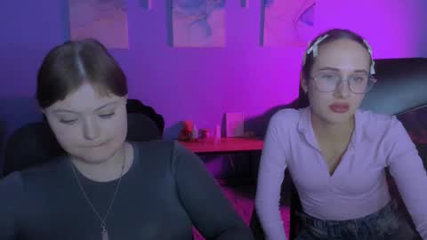 Snapshot of mona_cloud chatting on February 25, 2026, 9:46 pm Mona online show from February 25, 2026, 9:46 pm