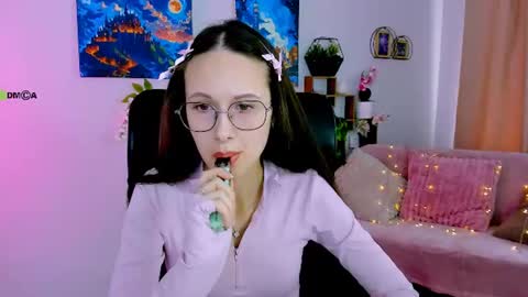 Snapshot of mona_cloud chatting on July 16, 2026, 8:42 am Mona online show from July 16, 2026, 8:42 am