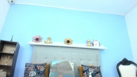 paola online show from October 28, 2025, 2:31 pm