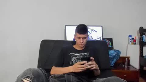 Snapshot of monarquia_ chatting on December 25, 2024, 9:22 pm nicolas online show from December 25, 2024, 9:22 pm