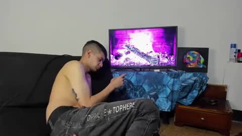 Snapshot of monarquia_ chatting on December 27, 2024, 3:09 am nicolas online show from December 27, 2024, 3:09 am