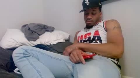 Snapshot of moneymanboy chatting on September 28, 2025, 3:45 am 11nchmonster online show from September 28, 2025, 3:45 am