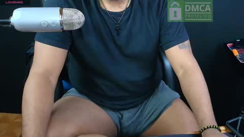 MoneyshotXXX online show from November 7, 2025, 4:45 am