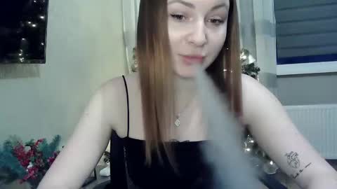 monica_211 online show from December 22, 2024, 2:27 pm
