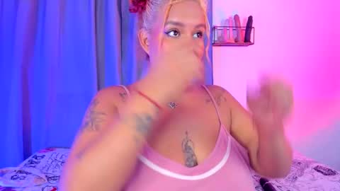 aleja      independent model       online show from February 13, 2026, 5:53 pm