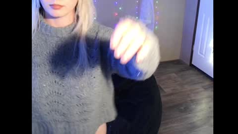 Monica online show from February 5, 2025, 2:59 pm