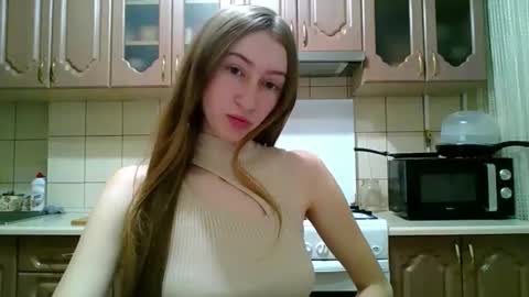 Monica online show from December 18, 2025, 8:59 pm