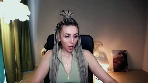 monicariley online show from May 29, 2026, 10:46 am