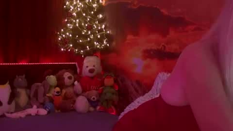 Snapshot of monicutex chatting on January 8, 2025, 3:29 am Monika    online show from January 8, 2025, 3:29 am