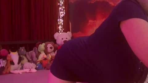 Monika    online show from December 22, 2025, 3:03 am