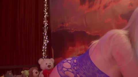 Monika    online show from April 25, 2026, 1:19 am