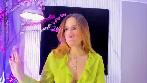 MONIK FOX online show from November 16, 2025, 7:41 pm