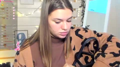 Monika online show from November 24, 2025, 2:28 pm