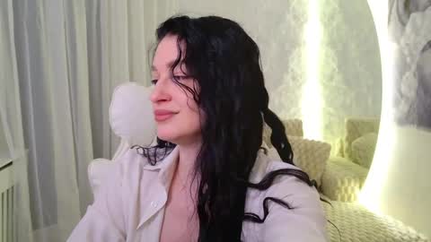Snapshot of monique_a chatting on May 8, 2026, 4:40 am Ask me online show from May 8, 2026, 4:40 am