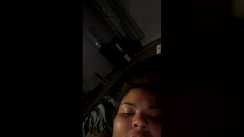 Snapshot of moniqueandpapi chatting on July 7, 2026, 6:58 am Moniquelalatina online show from July 7, 2026, 6:58 am