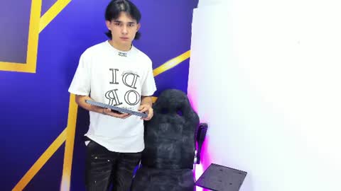 Snapshot of monky_0002 chatting on July 12, 2026, 4:36 am monky_0002 online show from July 12, 2026, 4:36 am
