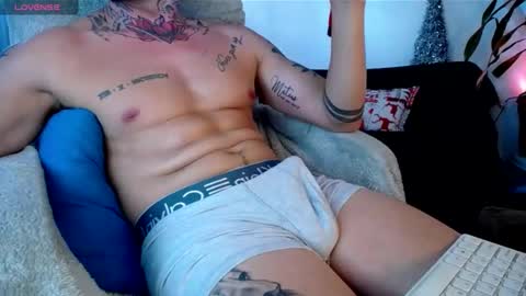 monnojones online show from December 7, 2024, 10:06 pm