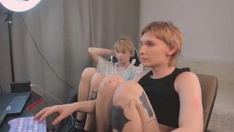 Snapshot of mono_lite chatting on September 13, 2025, 9:03 pm Mon online show from September 13, 2025, 9:03 pm