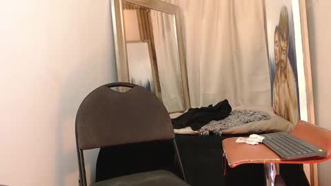 monsoon_the_best online show from September 26, 2025, 2:59 am