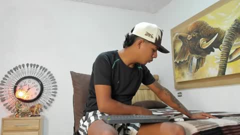 monsoon_the_best online show from April 14, 2026, 3:23 am