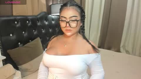 Snapshot of monstrouscockdivaontop chatting on September 19, 2025, 5:02 pm Ruthie online show from September 19, 2025, 5:02 pm