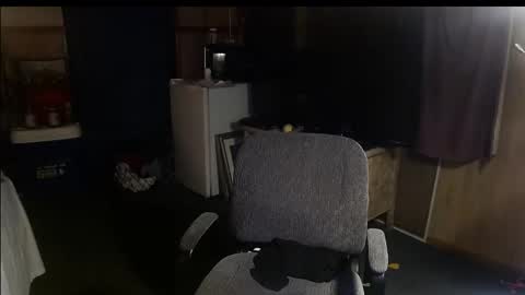 Snapshot of montana6897 chatting on February 10, 2025, 7:47 am Kingalby817 online show from February 10, 2025, 7:47 am