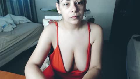 Snapshot of montserrat123 chatting on May 17, 2026, 6:59 pm Monse online show from May 17, 2026, 6:59 pm