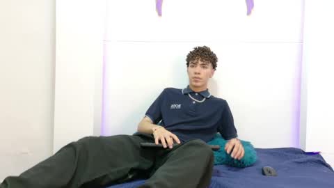 Snapshot of monyel_blake chatting on May 21, 2026, 12:12 pm online show from May 21, 2026, 12:12 pm
