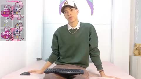Snapshot of monyel_blake chatting on July 1, 2026, 11:34 am online show from July 1, 2026, 11:34 am