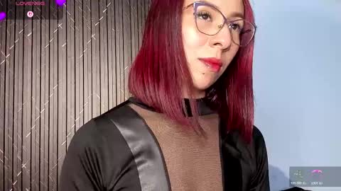 Snapshot of moolly_evanz chatting on April 18, 2026, 4:55 pm moolly_evanz online show from April 18, 2026, 4:55 pm