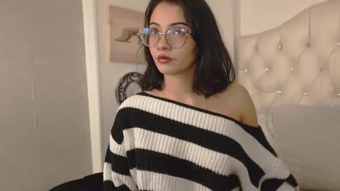 Snapshot of moon__april chatting on October 15, 2025, 6:08 pm Elizabeth online show from October 15, 2025, 6:08 pm