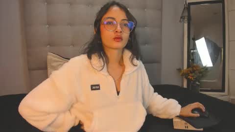 Snapshot of moon__april chatting on November 24, 2025, 7:13 pm Elizabeth online show from November 24, 2025, 7:13 pm