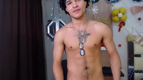 Snapshot of moon_and_fire_ chatting on December 19, 2025, 4:52 am moon_and_fire_ online show from December 19, 2025, 4:52 am