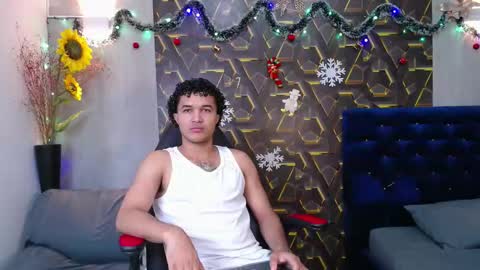 Snapshot of moon_and_fire_ chatting on December 20, 2025, 4:30 am moon_and_fire_ online show from December 20, 2025, 4:30 am