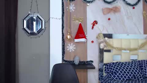 Snapshot of moon_and_fire_ chatting on January 9, 2026, 6:38 am moon_and_fire_ online show from January 9, 2026, 6:38 am