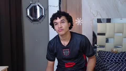 Snapshot of moon_and_fire_ chatting on January 13, 2026, 5:24 am moon_and_fire_ online show from January 13, 2026, 5:24 am